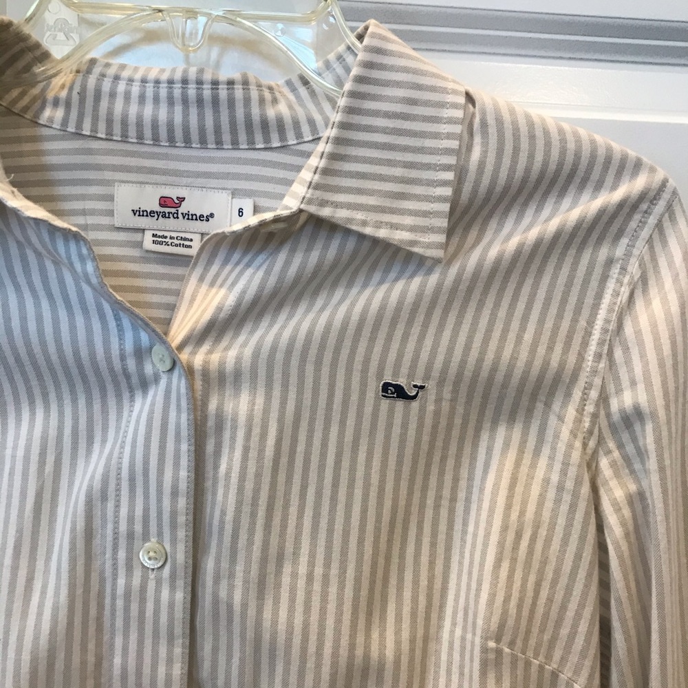 Vineyard Vines button down striped shirt